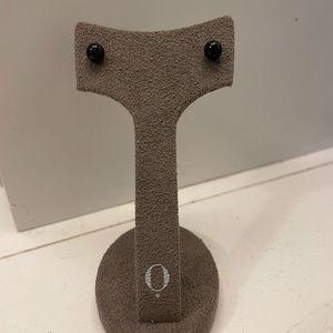 18k yellow gold onyx study earrings